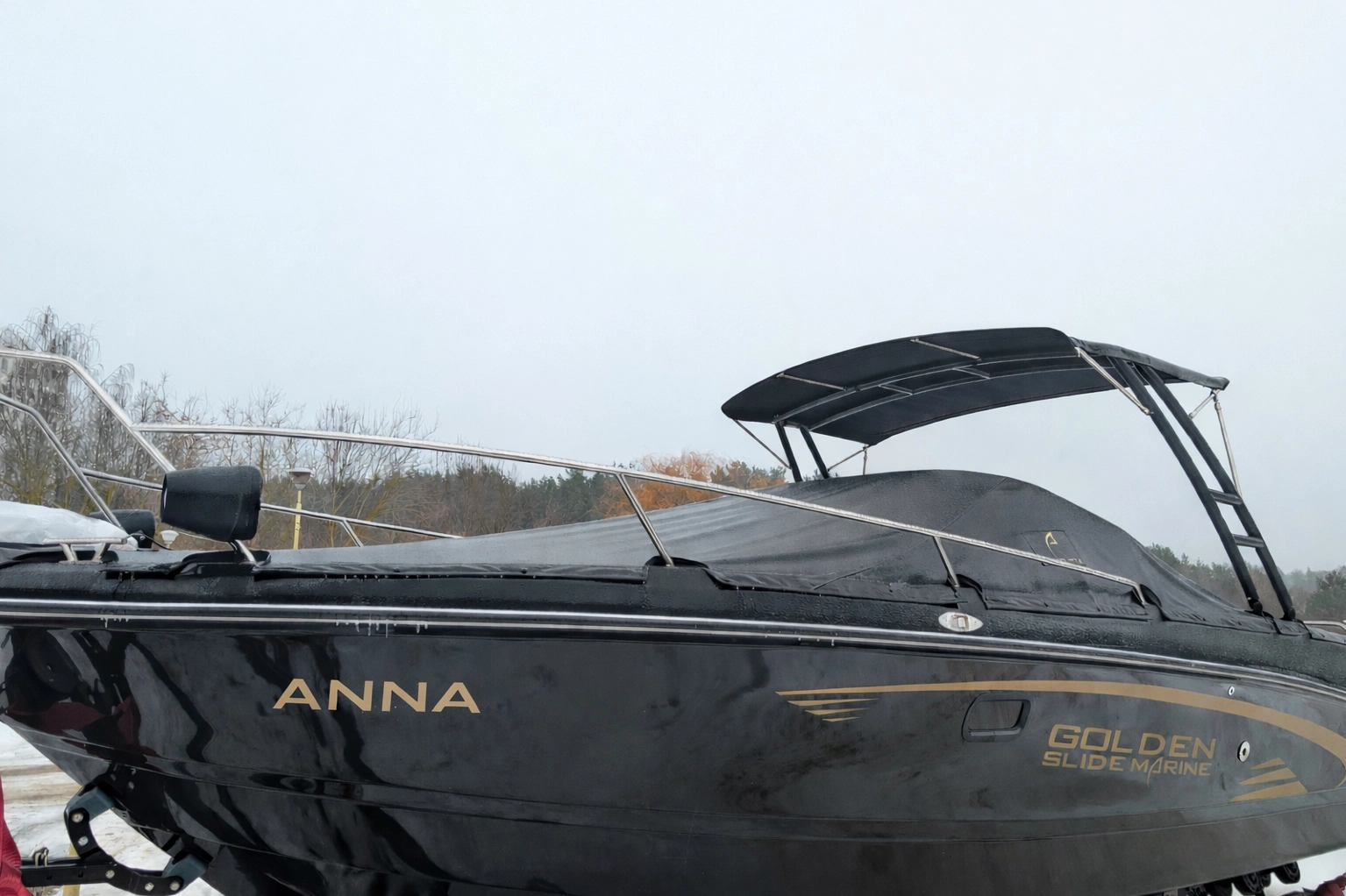 Hybrid 776 - Luksusowa łódź elektryczna